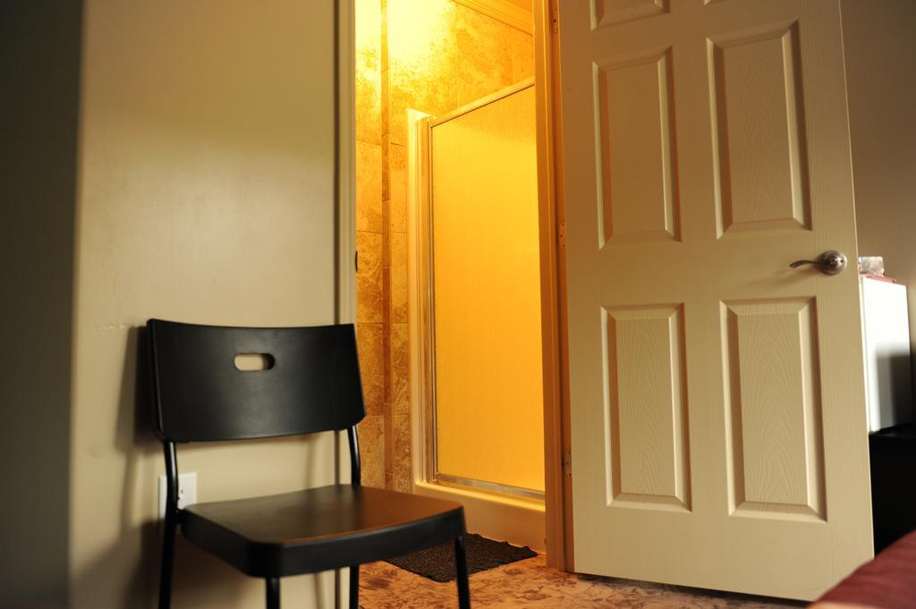 Camelot Inn At Honeyville Habitación foto