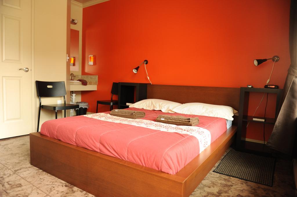 Camelot Inn At Honeyville Habitación foto
